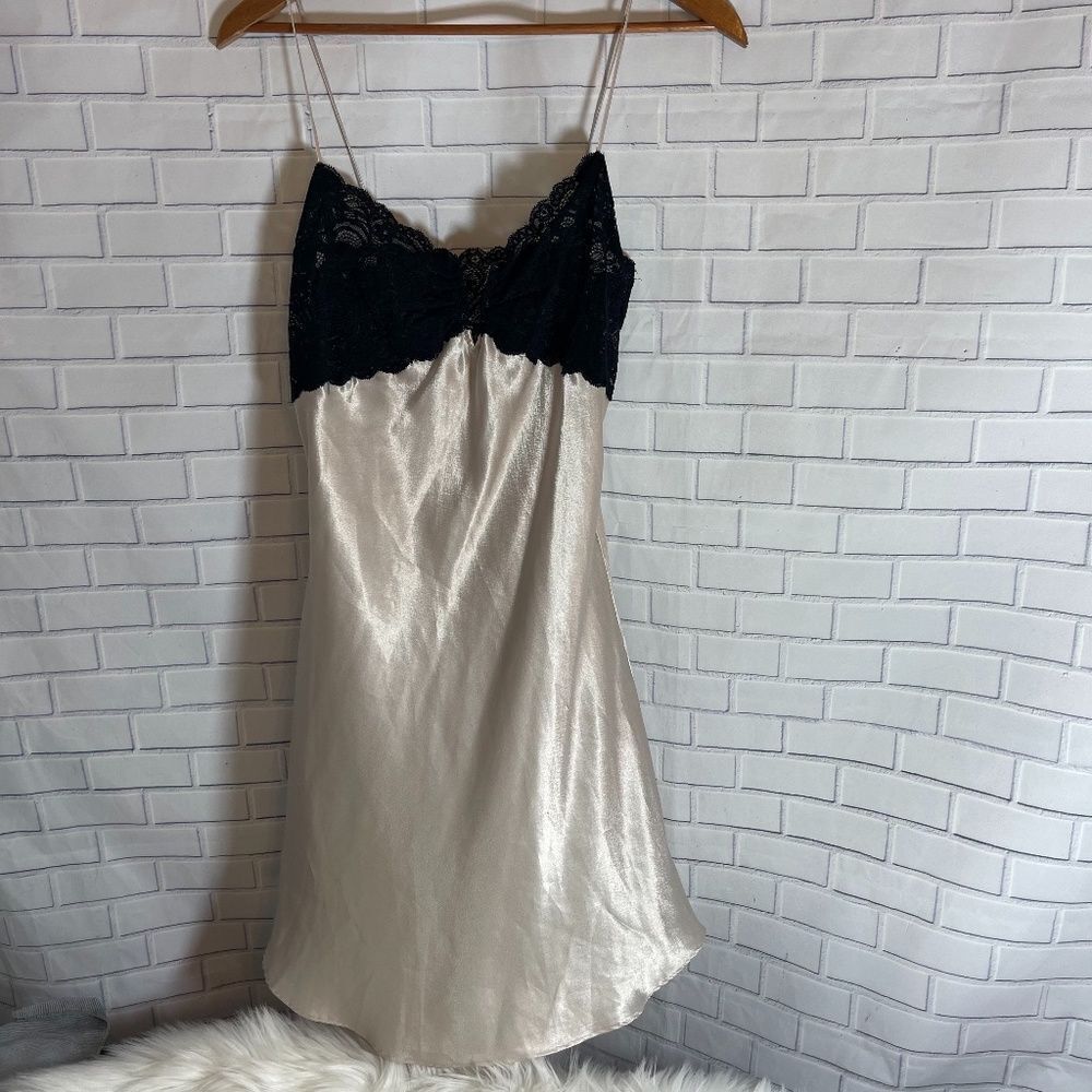 VS‎ VTG Gold Label Black Lace Bodice Chemise Sz L
